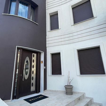Aretoysa Center Luxury Suites 2 Nea Peramos  Exterior photo