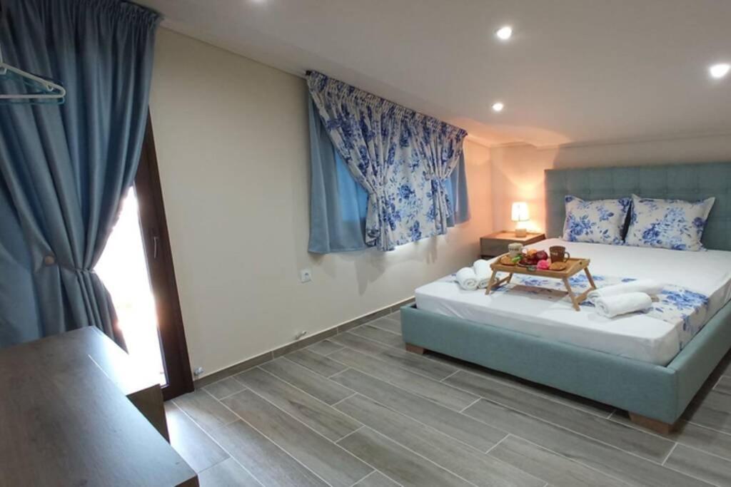 Aretoysa Center Luxury Suites 2 Nea Peramos  Exterior photo
